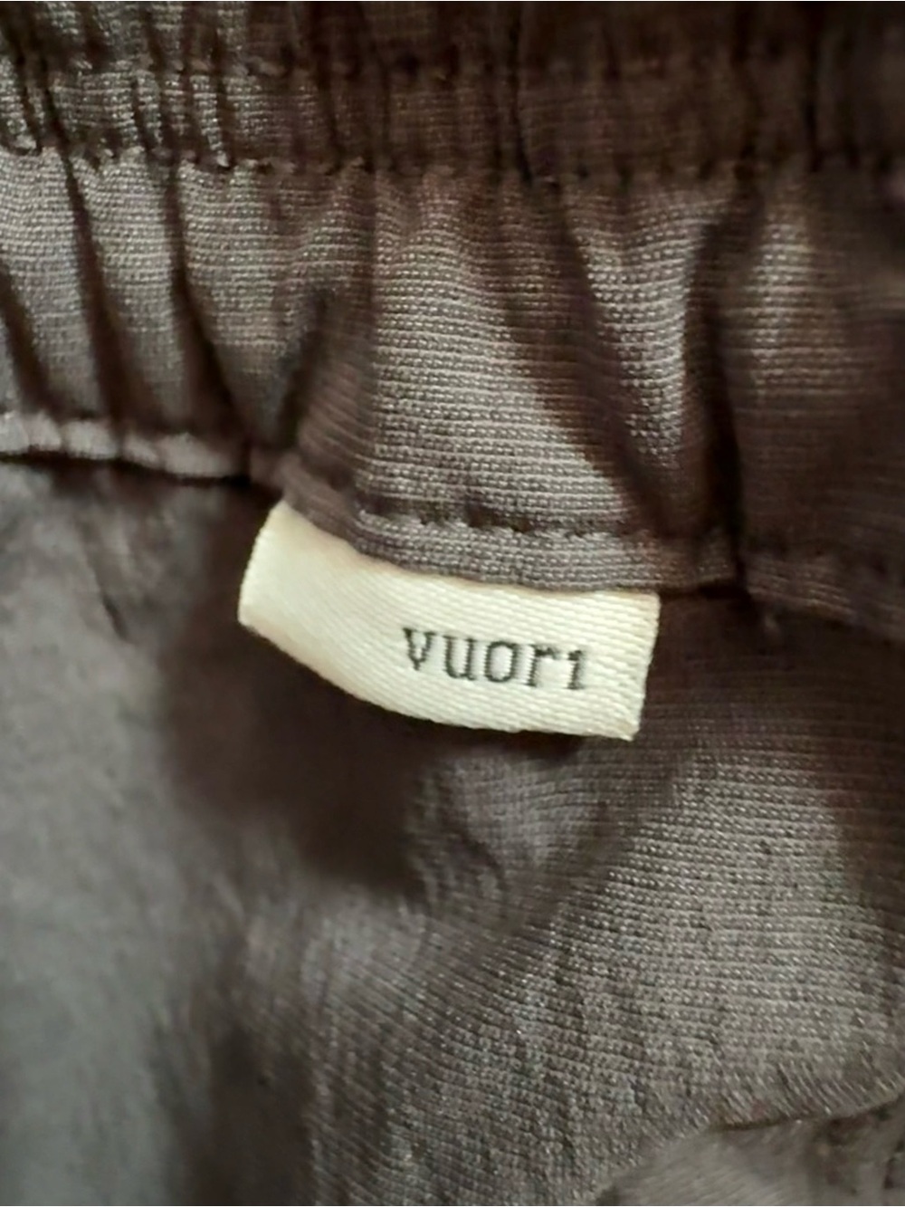 Vuori Women’s Birch Vintage Black Quick Dry Utility Cargo Stretch Joggers - Picture 6 of 8